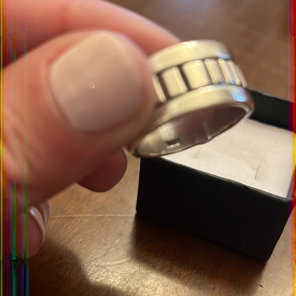 Sterling Silver Ring - Picture 2 of 3